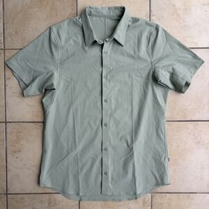 Lululemon Airing Easy Shirt Mens Medium Green Lightweight Breathable Button Up